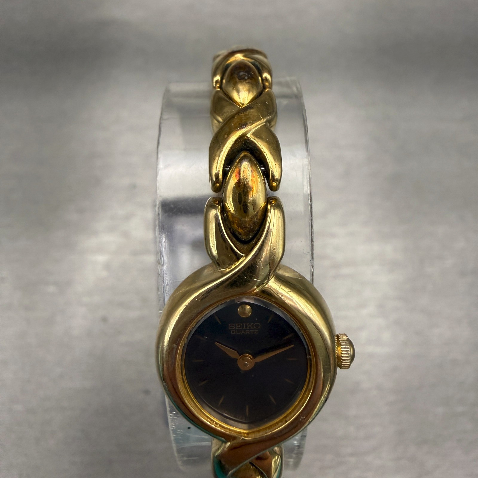 Seiko Watch Women 16mm Blue Dial Gold Tone Oval 1F20-5H79 Vintage New Battery