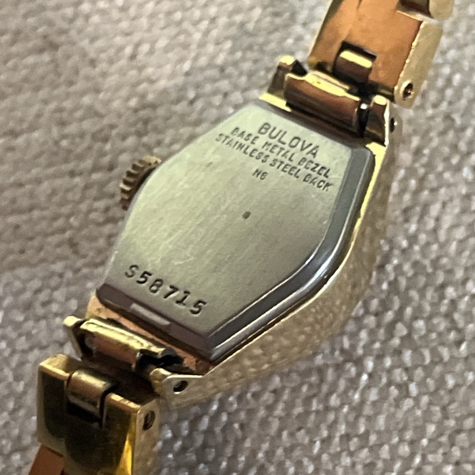 Ladies 16mm Bulova 23J Gold Tone Manual Wind Watch Green Dial 6 1/4” Running