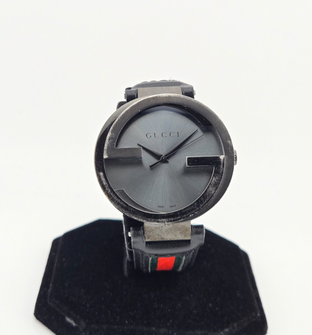 Gucci Interlocking GG Men’s Black Dial Multicolor Leather Strap Watch – YA133206