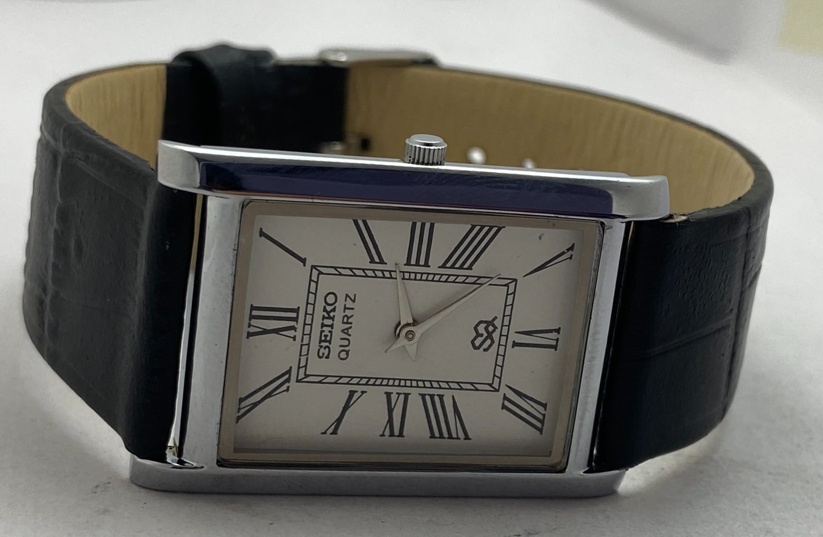 Vintage Style Seiko Slim White Roman Dial Leather Strap Men’s Wristwatch 25 mm