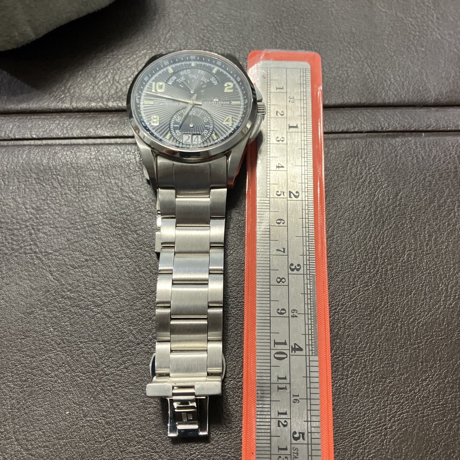 Jacques Lemans Geneve Swiss Made G-171 Mens Steel Watch Pre Owned New Battery