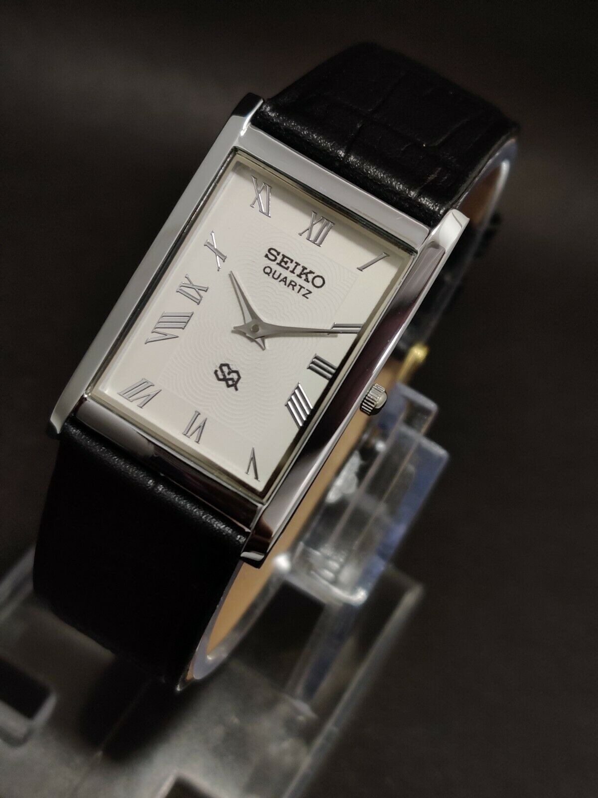 Vintage Seiko Slim Tank Quartz Men White Dial Dress Watch-Free DDP Shipping