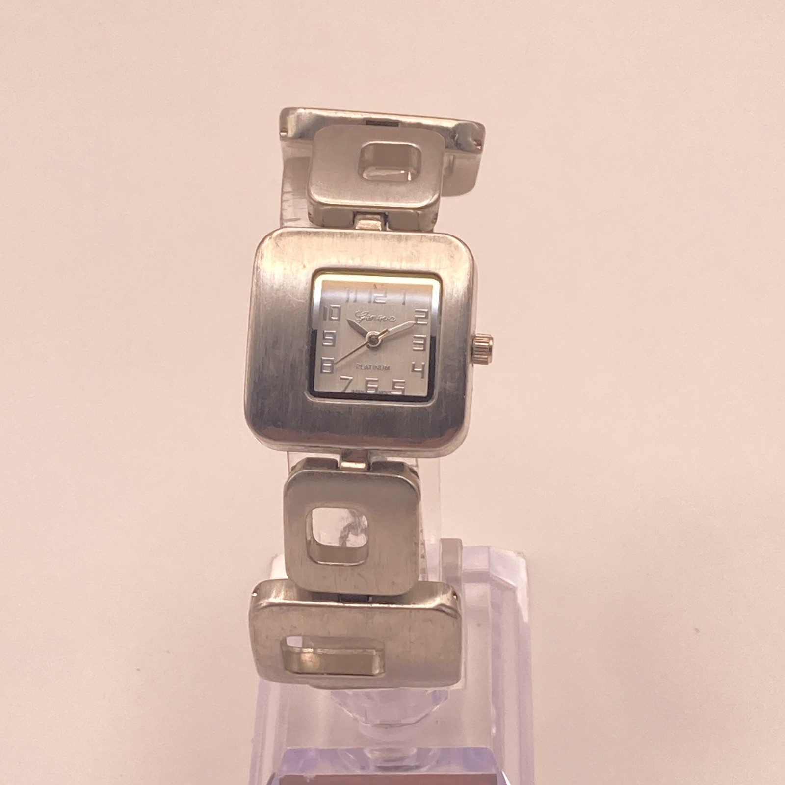 Geneva Womens Watch Silver Tone 25mm Square Links Brushed Toggle New Battery
