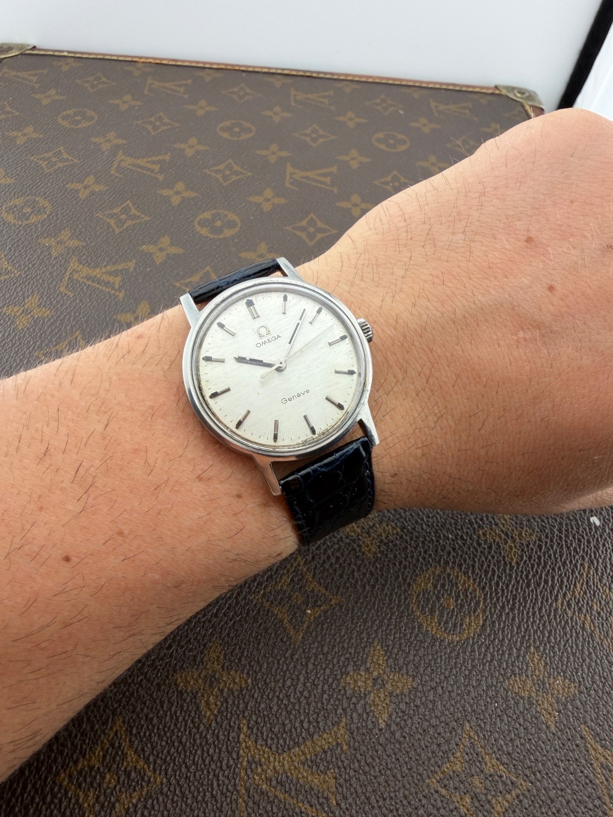 Omega Geneva Caliber 601 Stainless Steel Case Rare Dial Tapestry Swiss Made