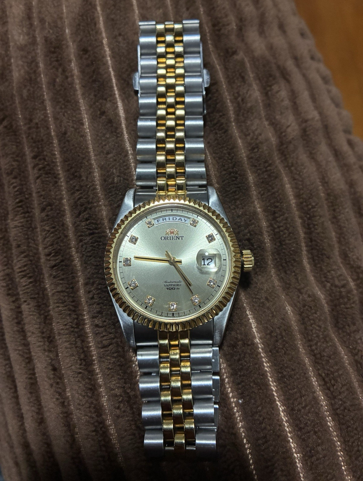 Orient “President” Day-Date Automatic (Reference: SEV0J002C7 / FEV0J002C).