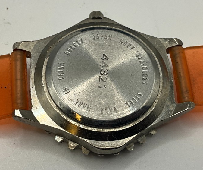 Rarely worn if ever, Rumours womens dive style watch, bold model, new battery