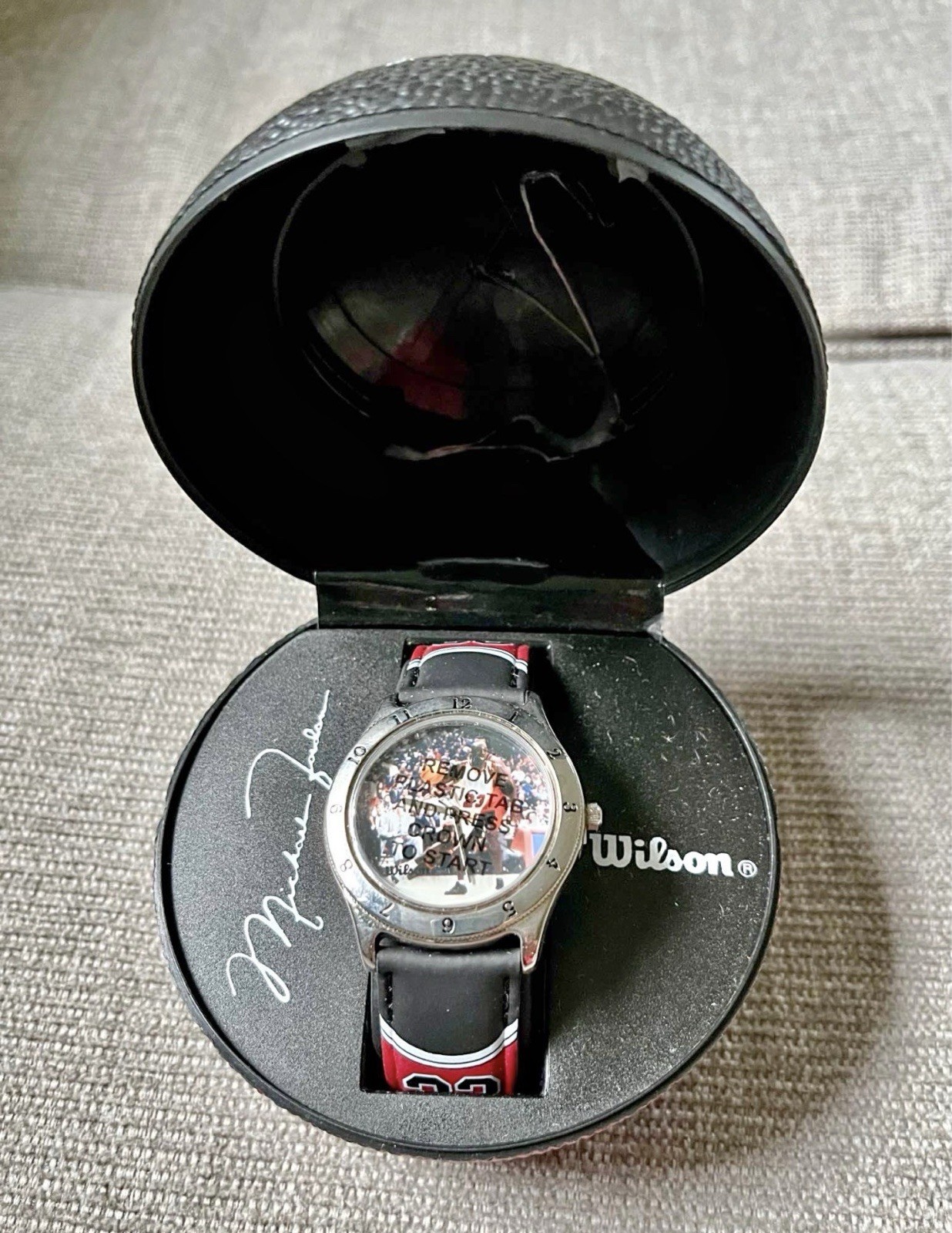 Wilson Michael Jordan Basketball Quartz Analog Watch Photo Dial w/Box Booklet