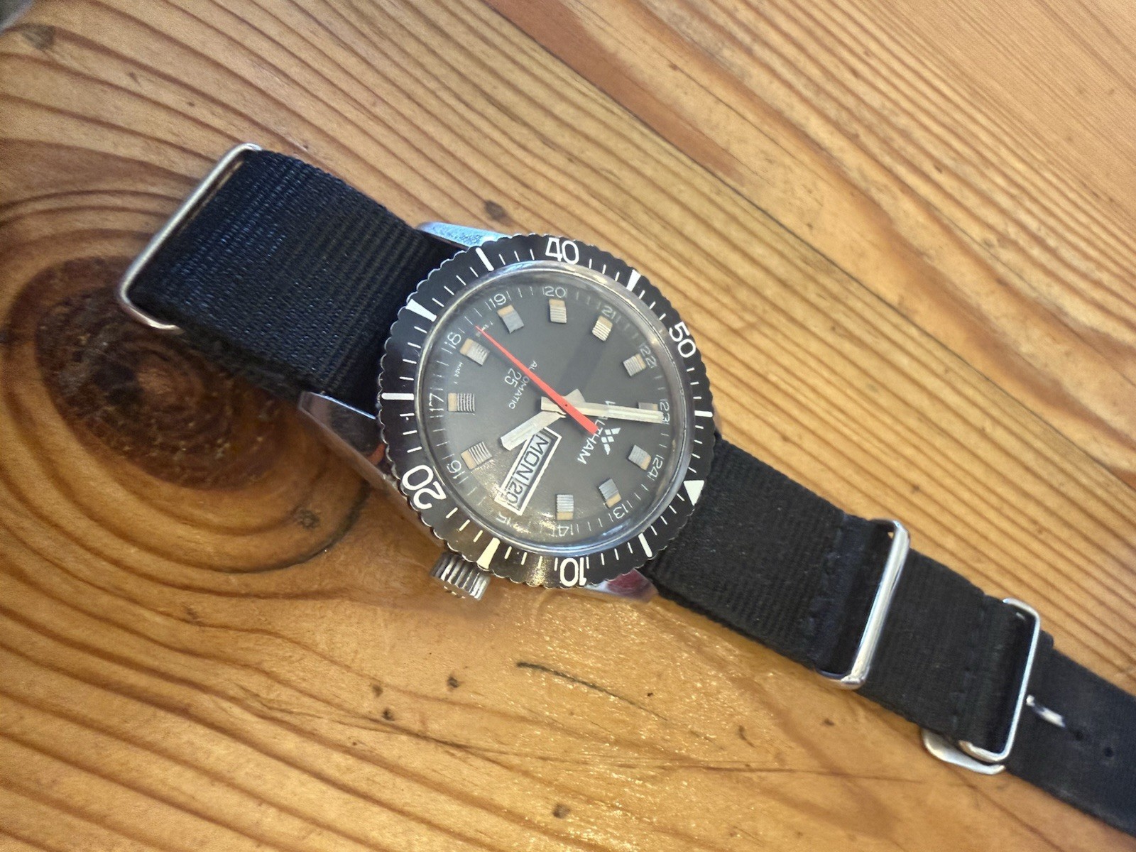 Waltham Vintage 1970s Day Date Automatic Skin Diver NATO Strap