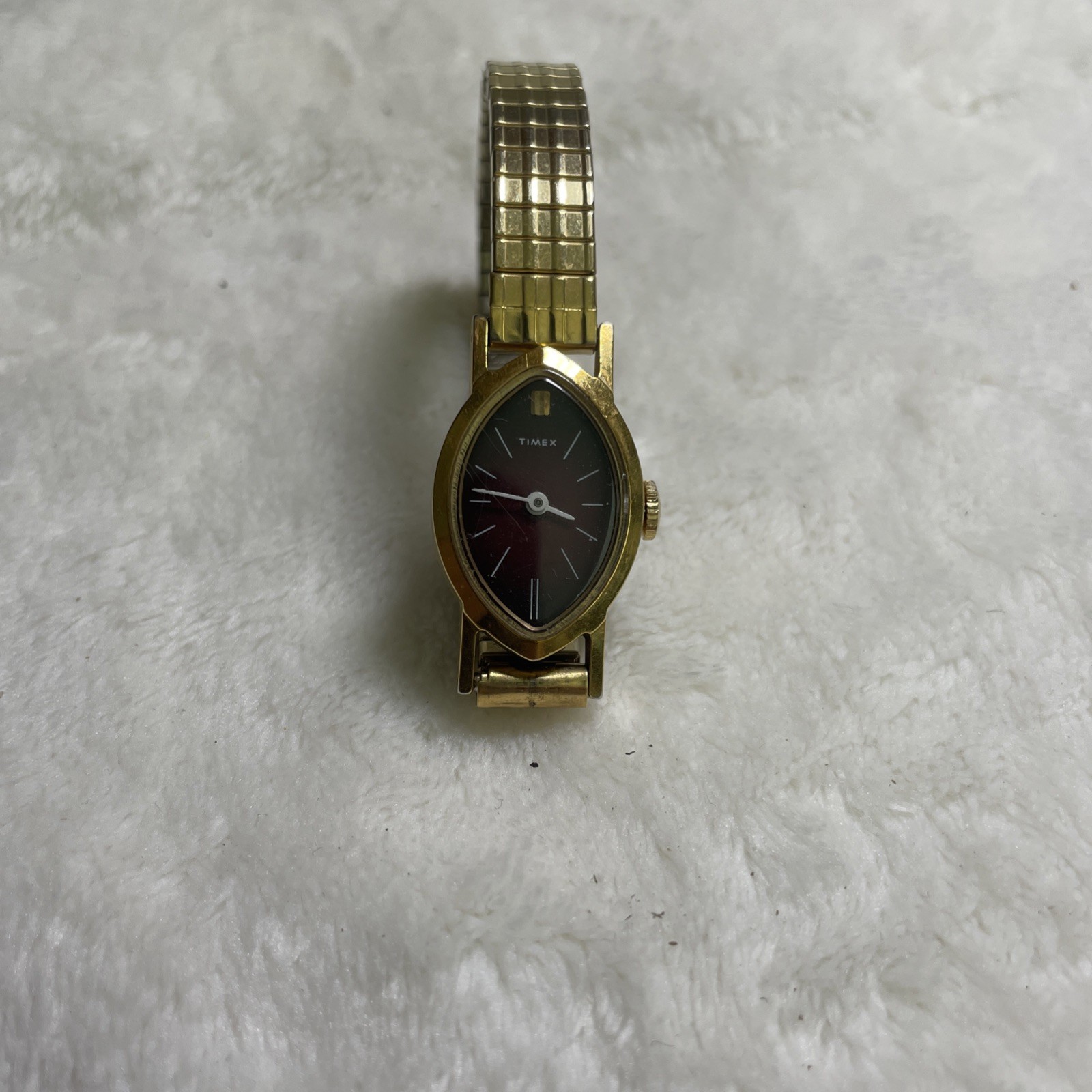 Vintage Timex Womens Watch 18mm Manual Wind Gold Tone Teardrop Burgundy Dial