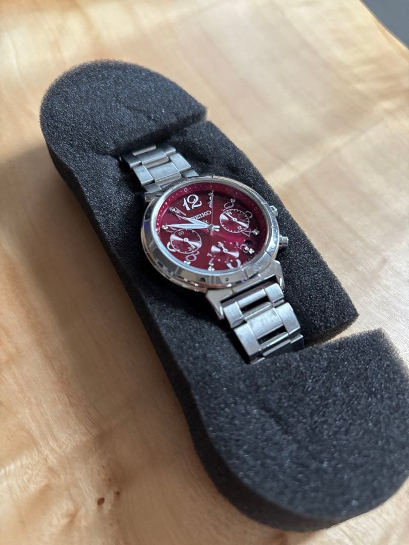 Rare SEIKO LUKIA 20th Anniversary Limited Edition Red Dial Ladies Watch 1/1800