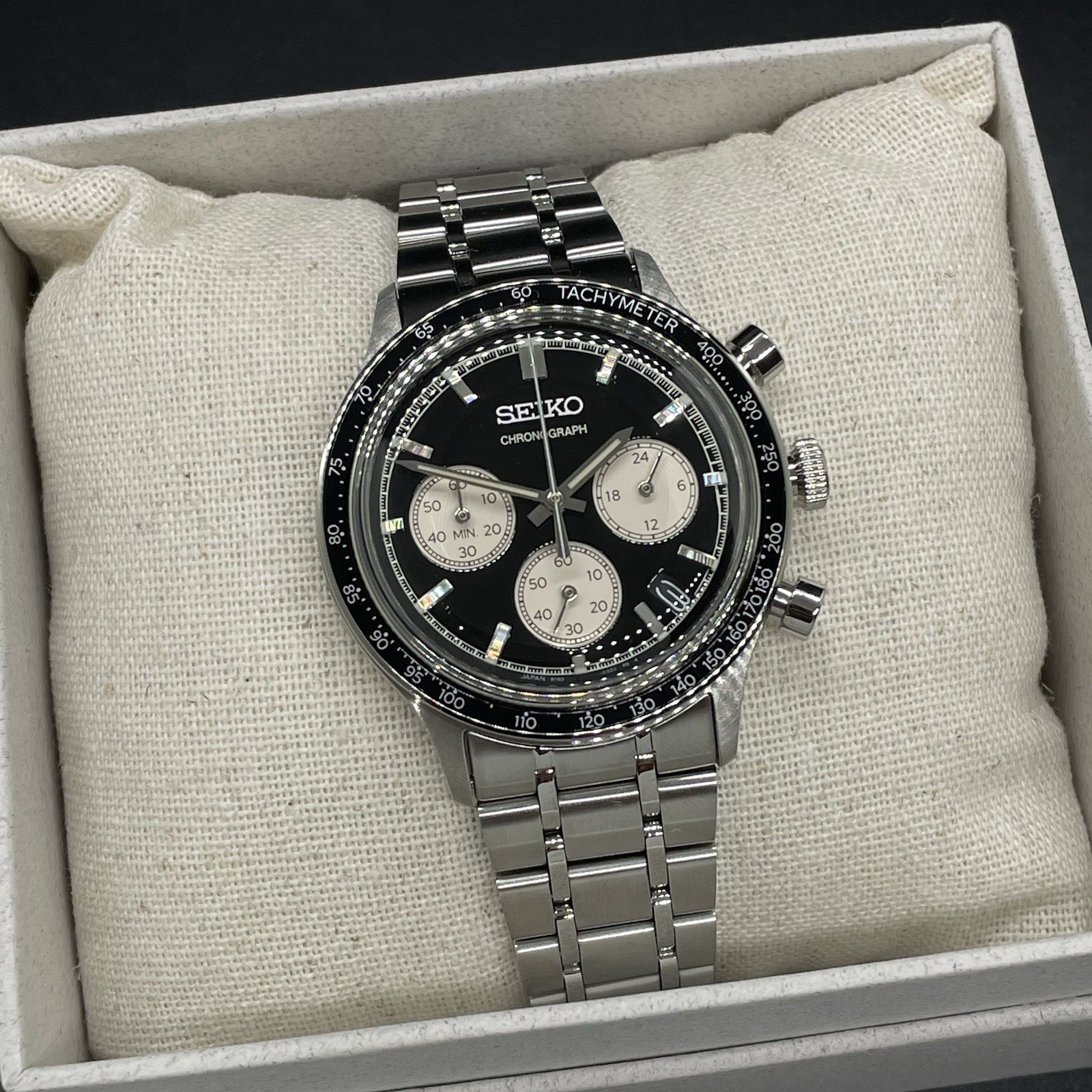 NEW Seiko SSB479P1 Essentials Black Panda Chronograph Quartz Men’s Watch