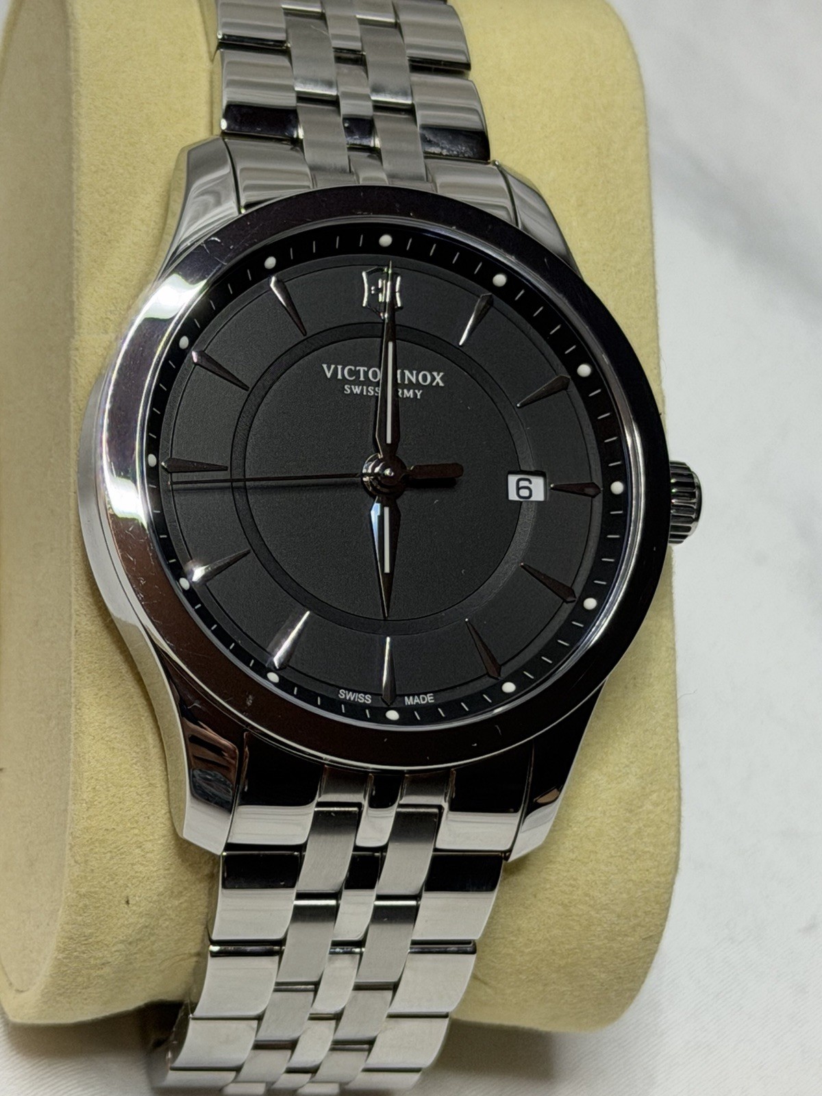 Victorinox Swiss Army Men’s Watch 40mm Silver Tone SS Bracelet Quartz 241801