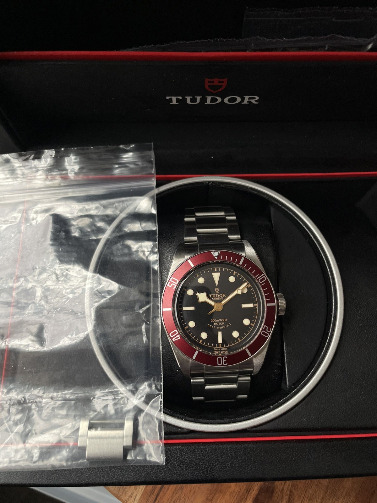 Tudor Heritage Black Bay Red 79220R Smiley Dial ETA 41mm Full Set