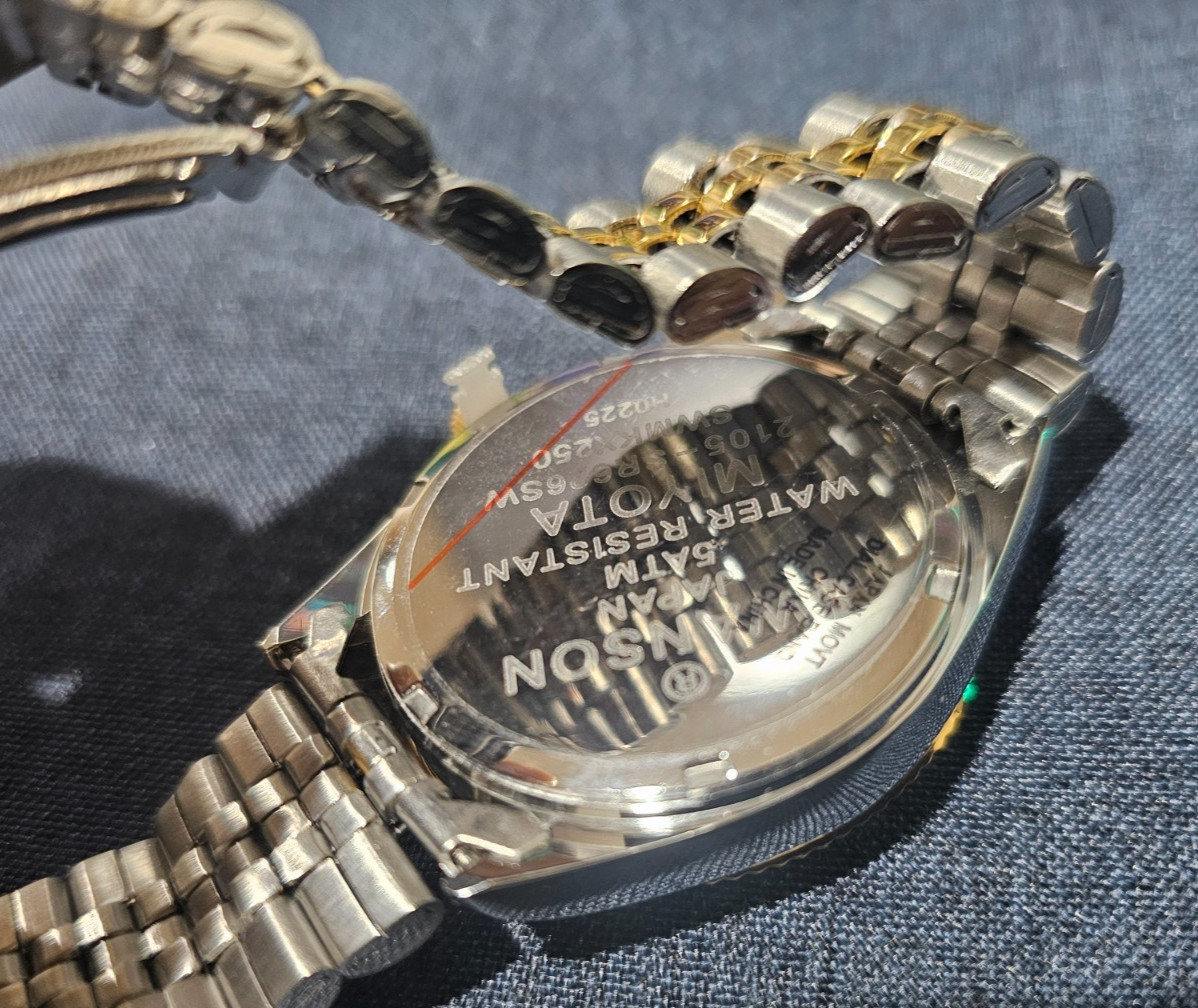 Brand new — Never Worn Swanson Japan Men’s Watch Gold & Silver Two tone