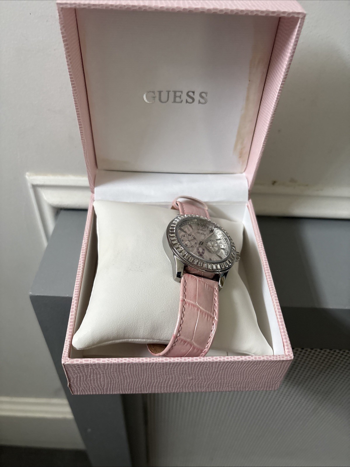 GuessBreast Cancer Awareness Watch – ***Needs Battery***