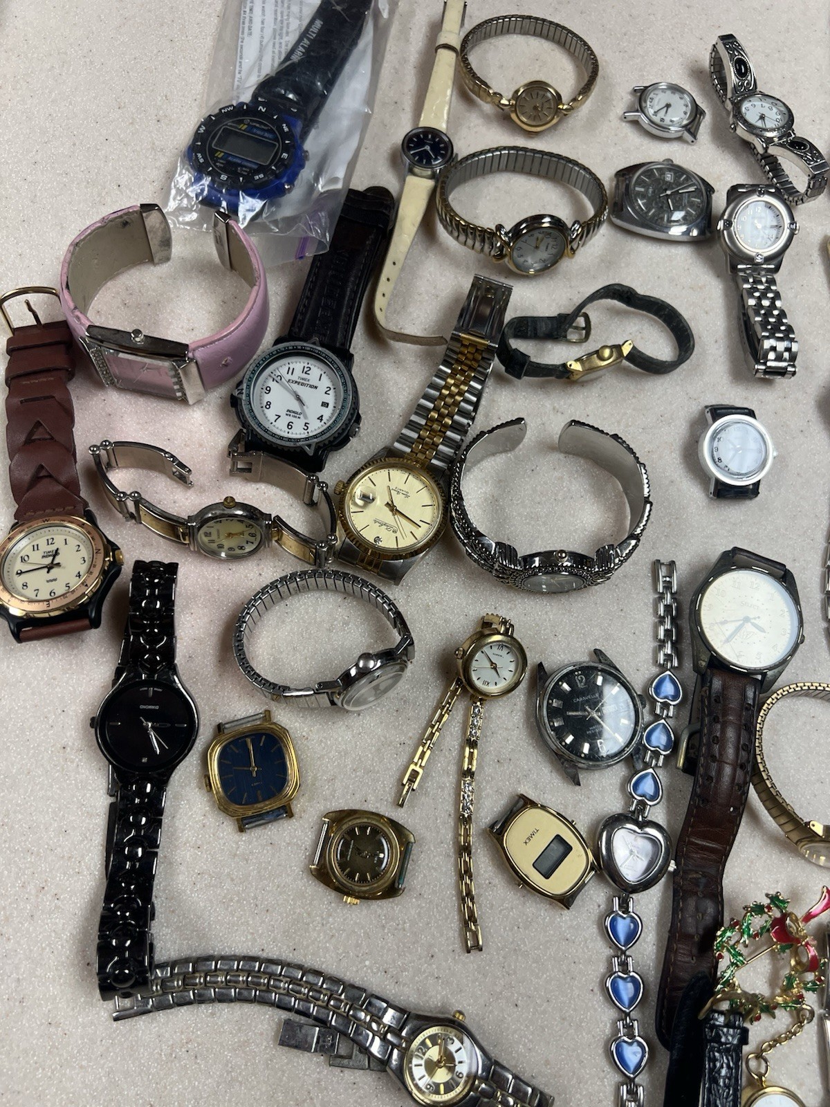 Lot of 45 Vintage & Modern Wristwatches Timex Caravelle.