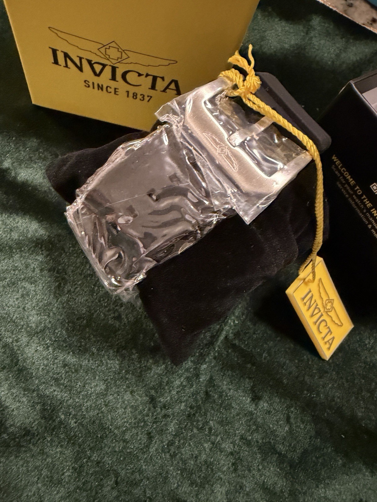 Invicta Ocean Voyager Red Face