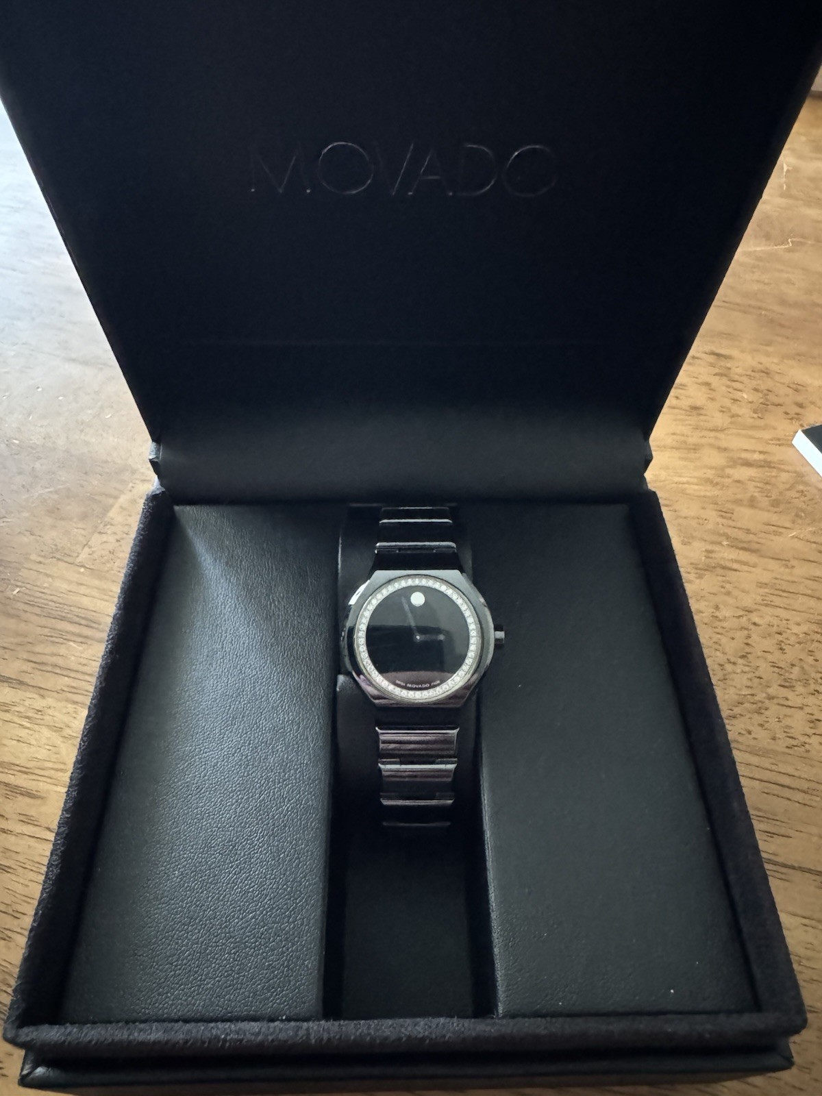 Movado Museum Swiss Made Quartz Women’s Black Dial Bracelet Watch w/ Box Book