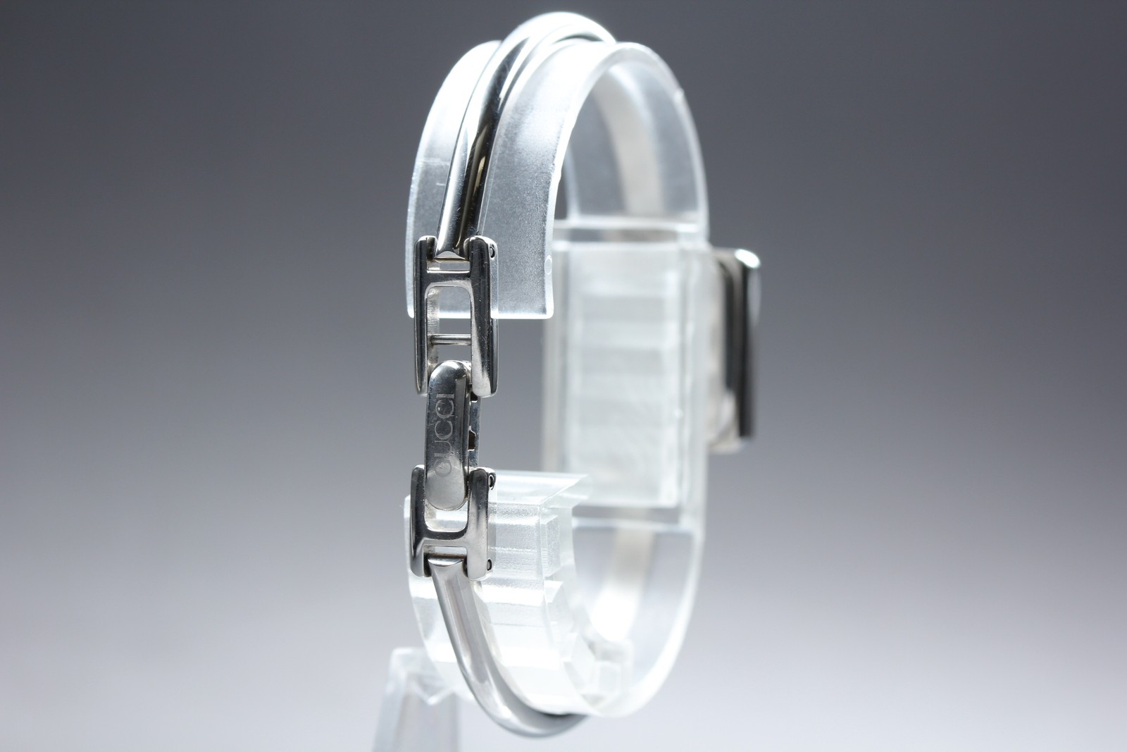 [Near MINT] GUCCI 1900L 20mm Black Dial Bangle Quartz Women’s Watch from JAPAN