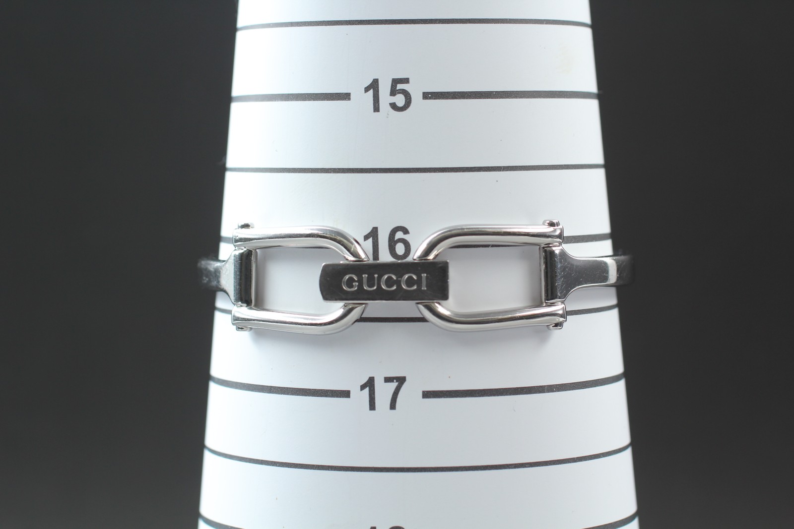 [Near MINT] Gucci 1500L 12mm Silver Dial Quartz Bangle Women’s Watch From JAPAN