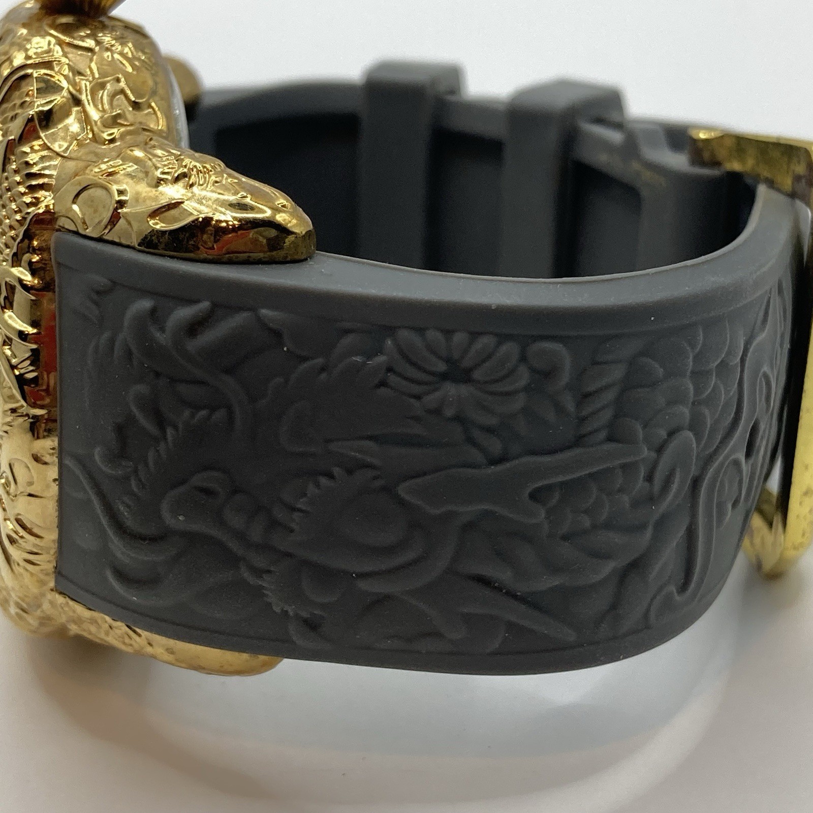 Men’s Engraved Gold Tone Japanese Dragon 48mm Watch Silicone Band New Battery