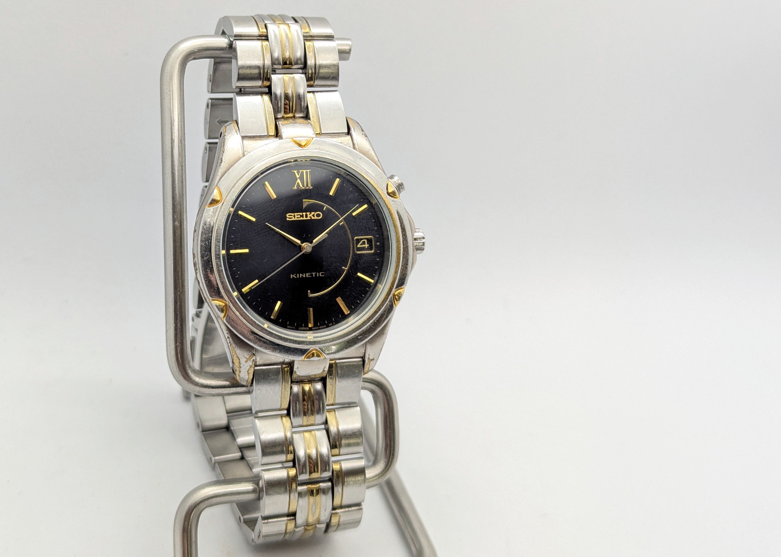 Seiko Kinetic 5M62 Two Tone Blue Sunburst Roman Dial | New Capacitor & Crystal