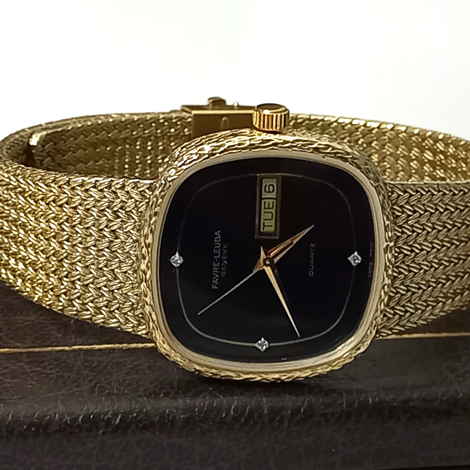 Elegant 1980’s Favre Leuba Quartz Gents Luxury Watch + Integrated Bracelet Dress
