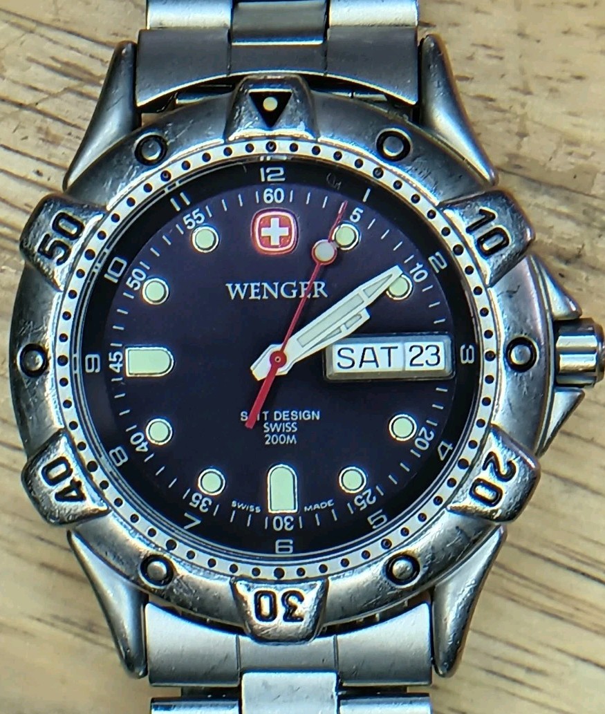 Swiss Army SMT Dive Watch Blue Dial 200M Rotating Bezel Screw Down Crown SS Case
