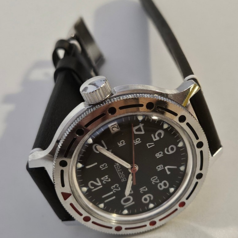 Vintage Men’s “Amphibia” Vostok Automatic 2416 31J USSR 1970 200m Diver Watch