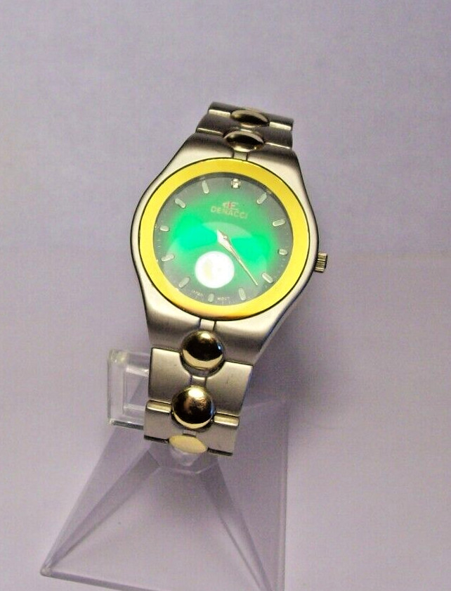 Denacci Mens Watch Vintage 90’s w/Push Button Deploy Minty Looks Runs Great NICE