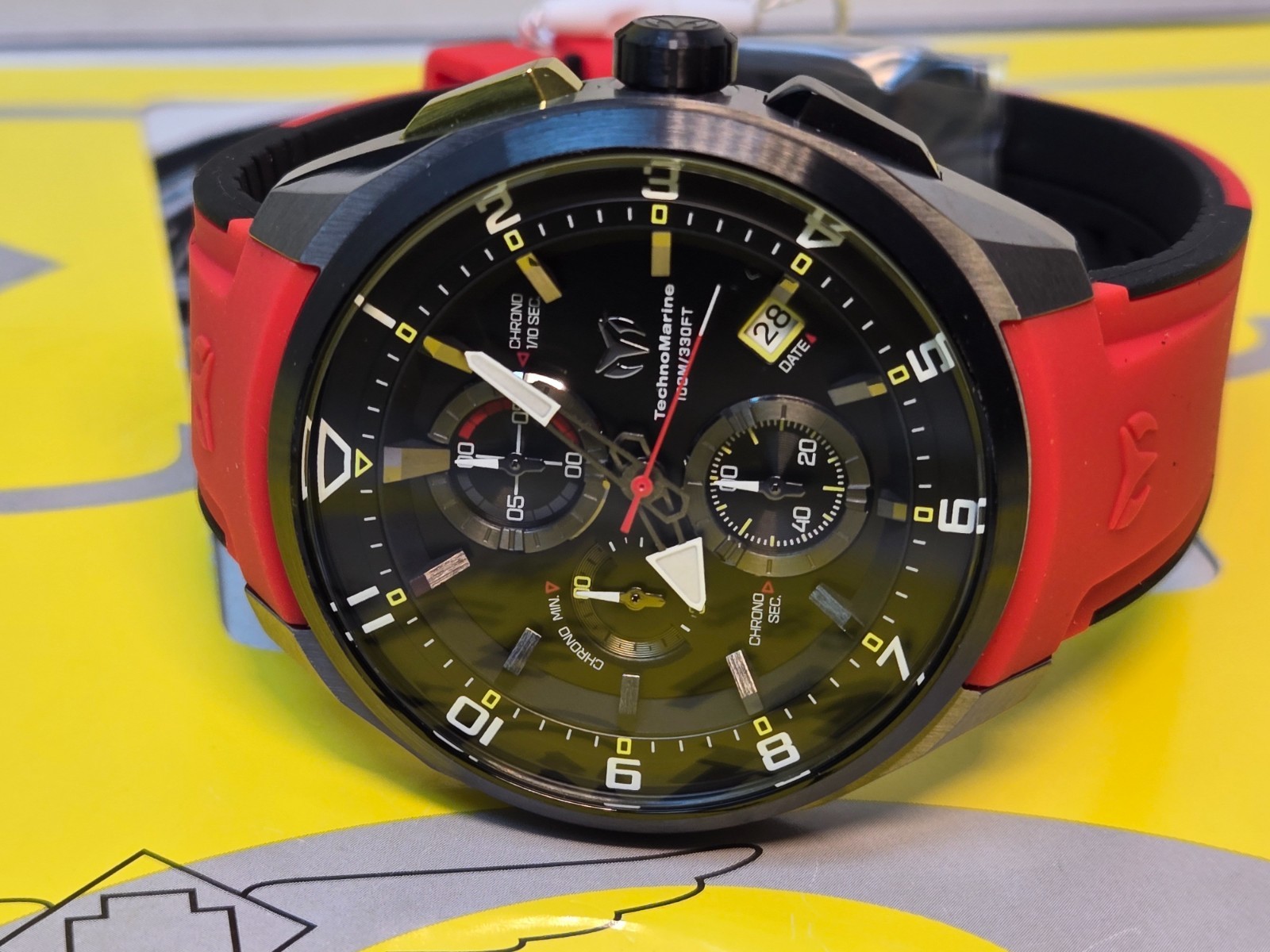 TechnoMarine Ocean Quantum Sport Men’s Watch 44mm Chrono Red & Black NEW!