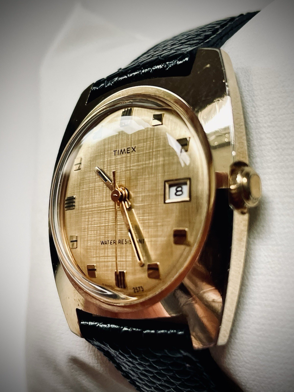 Vintage Timex Calendar Men’s Watch -23660 2573 – Linen Dial Gold Tone – Running!