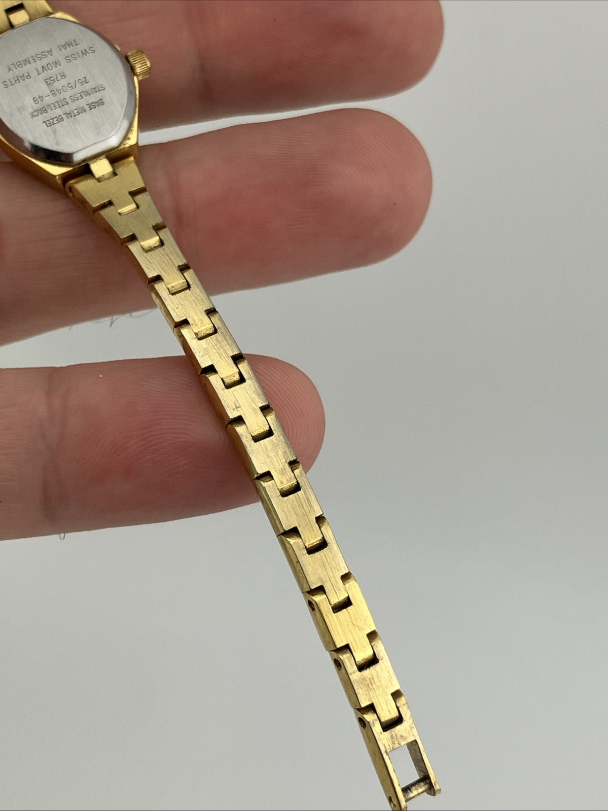 Vtg Armitron Ladies 16mm Dainty Watch Gold Tone Heart Dial 6″ 25/5048 -RUNS