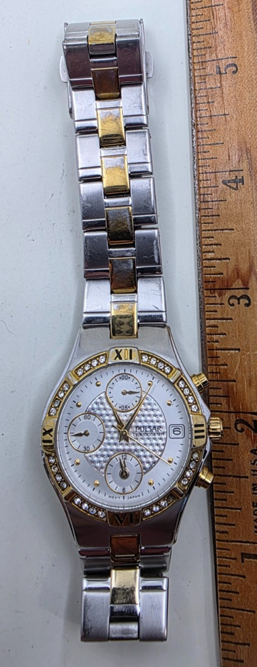 “Pulsar Chronograph YM92-X123 Two-Tone Watch – FULL KIT Box & Papers – New Batte