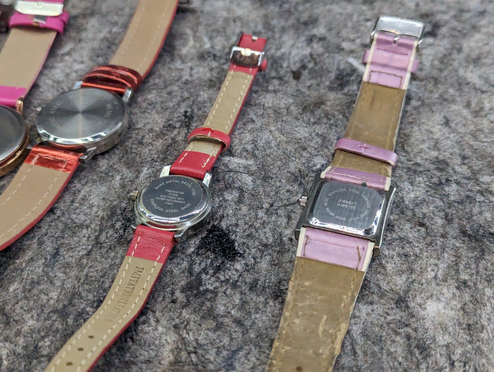 🔥Lot of 13 🔥Ladies Watches – Rubber, Leather Banded – Dead Batteries