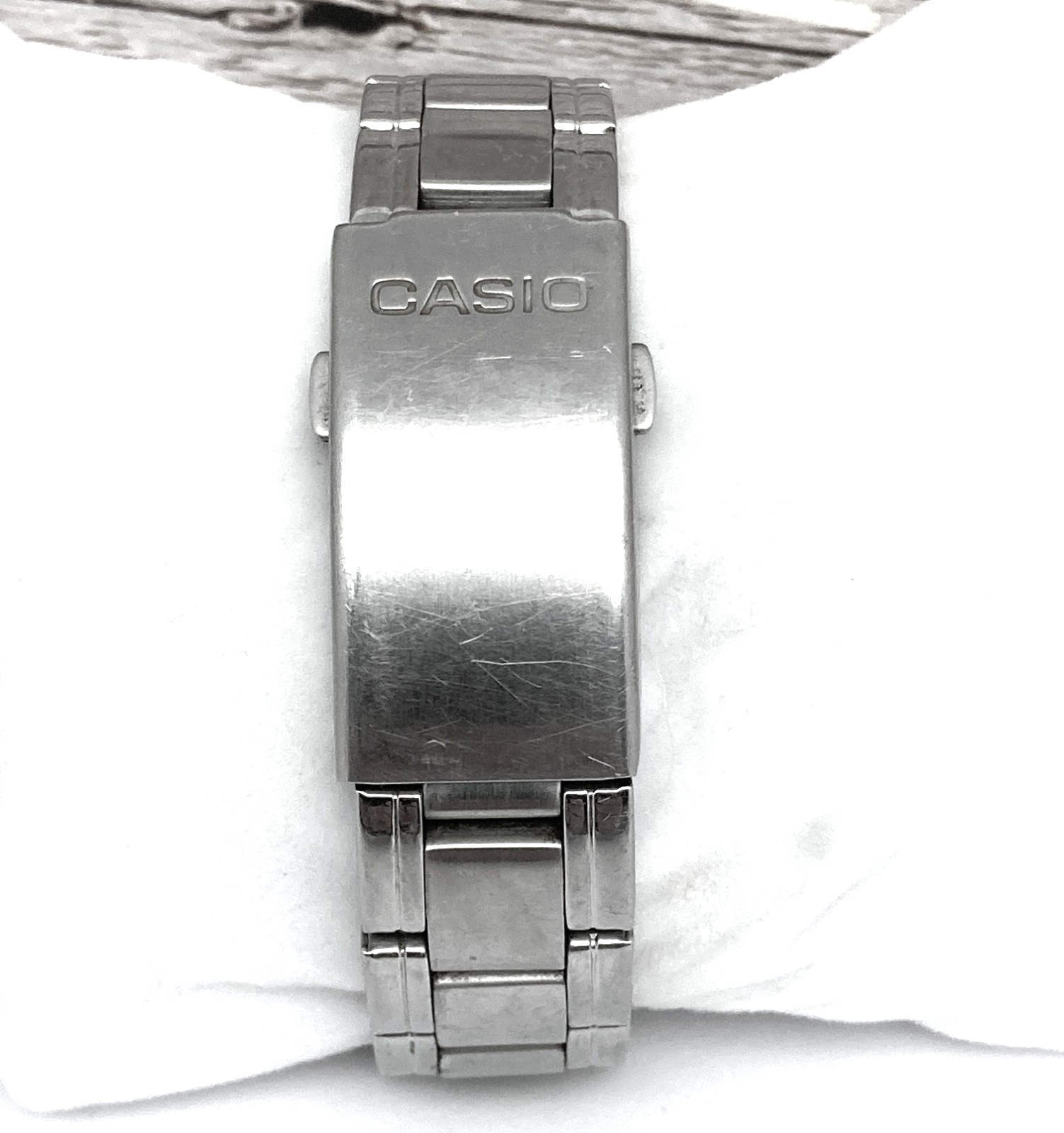 Casio 709 MTD-1017 Mens Diver Watch 100M Quartz Day/Date White Dial