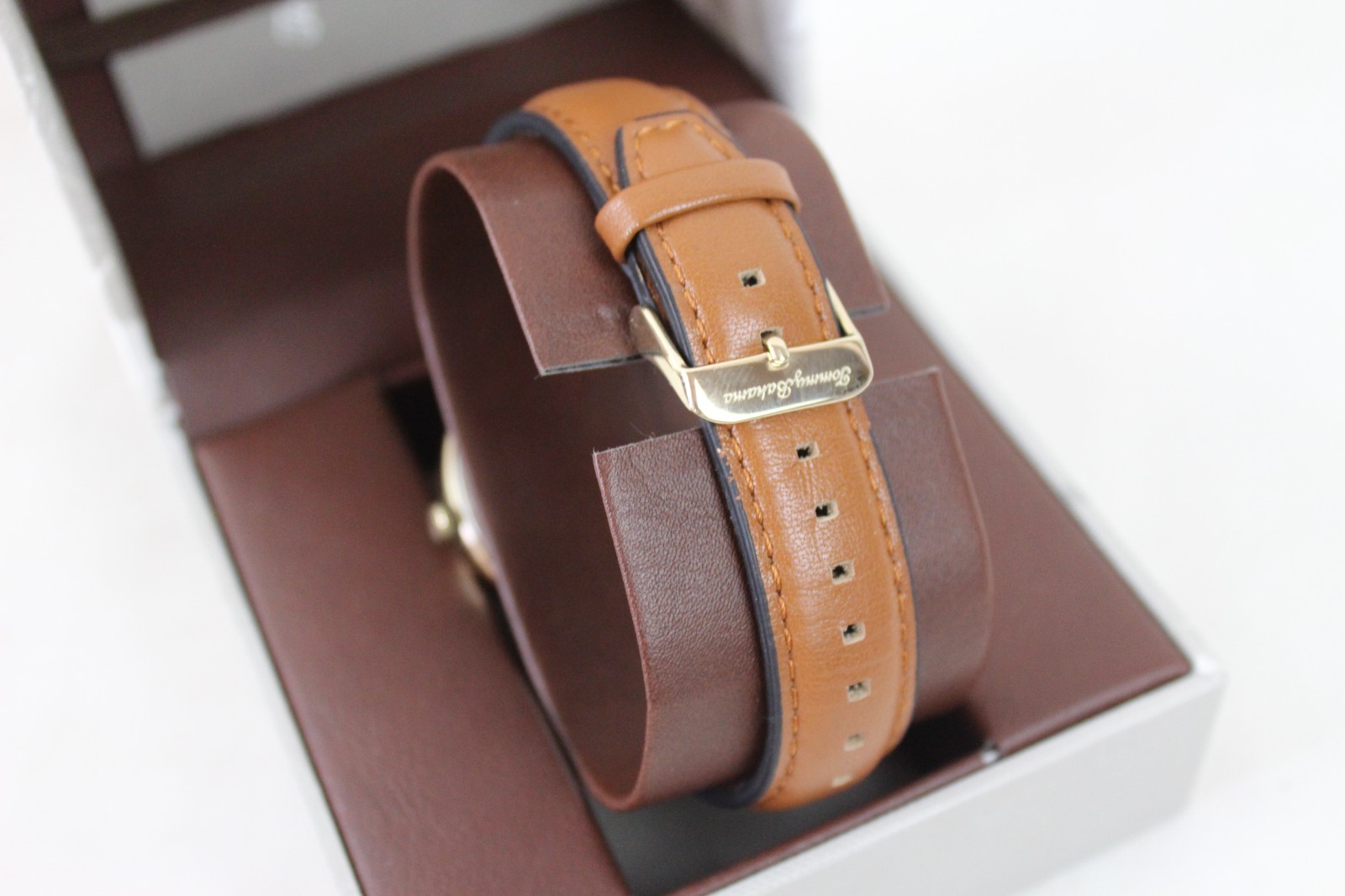 New Tommy Bahama Relax 279469tan B02-19 Tiki Watch w/ Original Box Leather Band