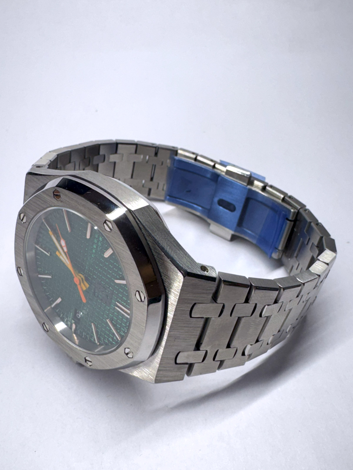 JP Royal Verde – NH36A Automatic, Green Tapisserie Dial, Integrated Bracelet, Sa