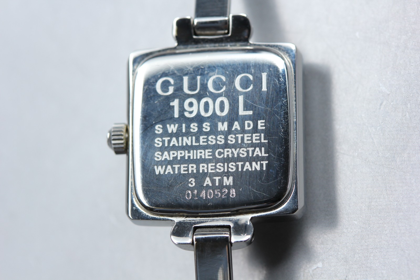[Near MINT] GUCCI 1900L 20mm Black Dial Bangle Quartz Women’s Watch from JAPAN