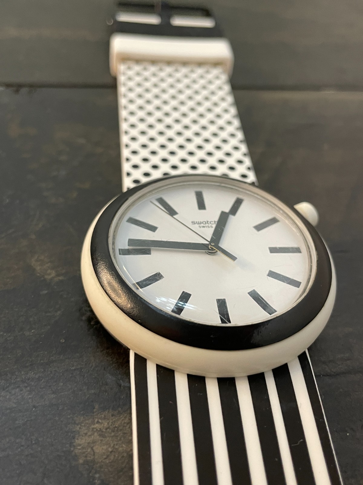 Swatch Striure SUON130 41mm Blue and White Striped Silicone Watch Swiss Working