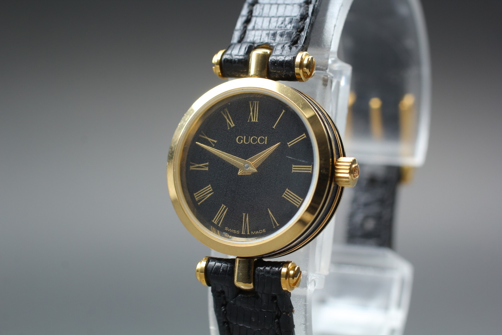 [Near MINT] Gucci 2000L 22mm Black Dial Gold Roman Women’s Watch From JAPAN