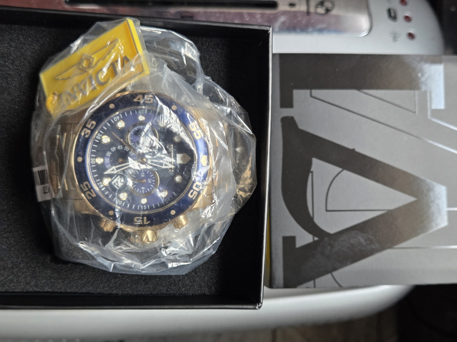 Mens Invicta Pro Diver Scuba Gold Plated Black Chronograph VD53 Watch New