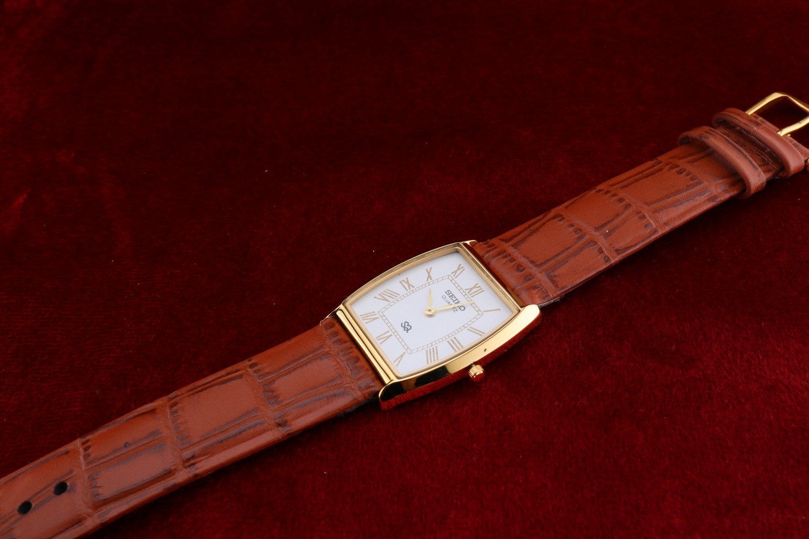 Vintage Men Seiko quartz Barrel-Tank White Dial Light Brown leather Dress Watch
