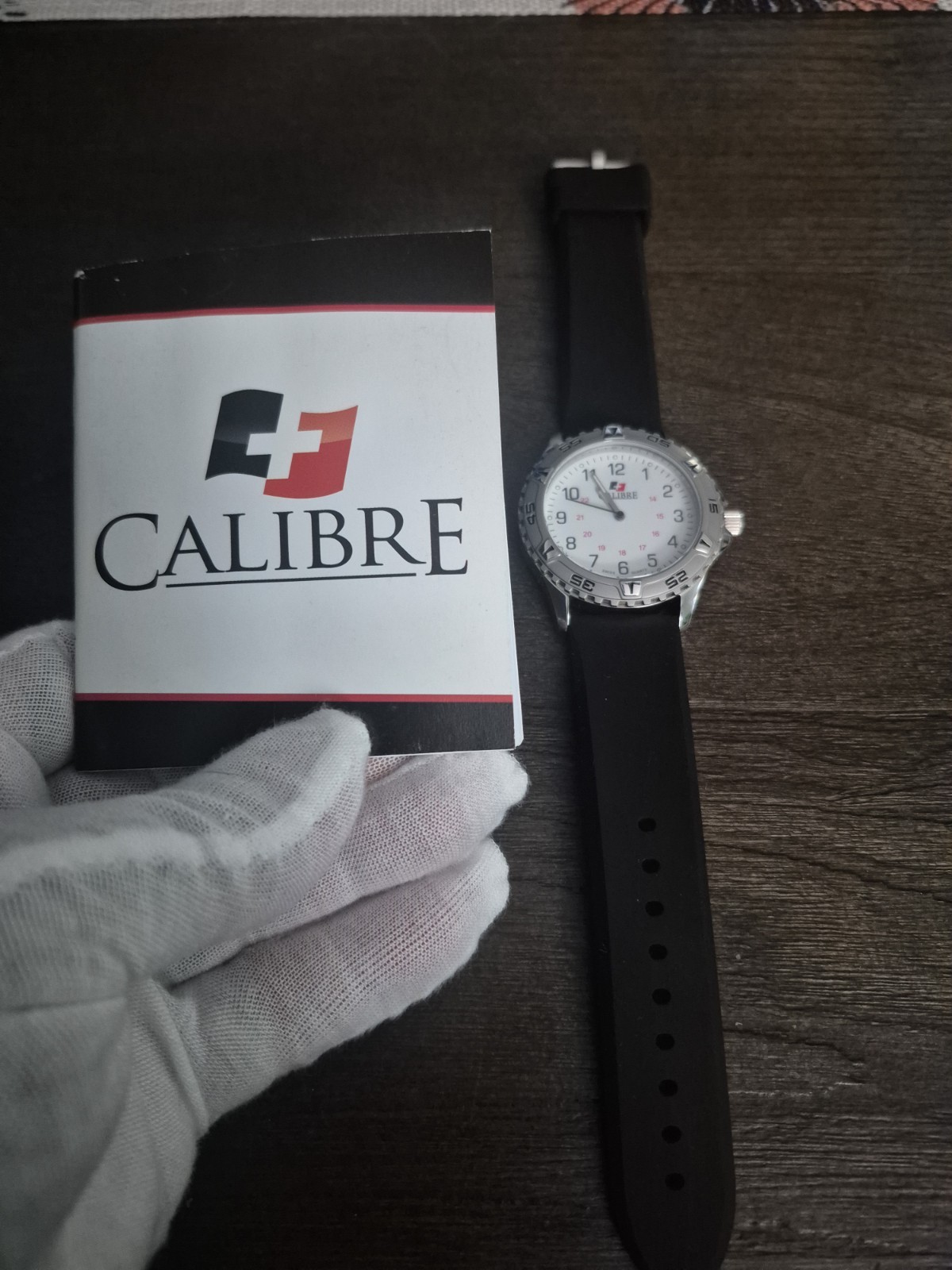 Calibre Sea Wolf Quartz 42mm White Dial Black Silicone Strap W/ Orig Box Manual
