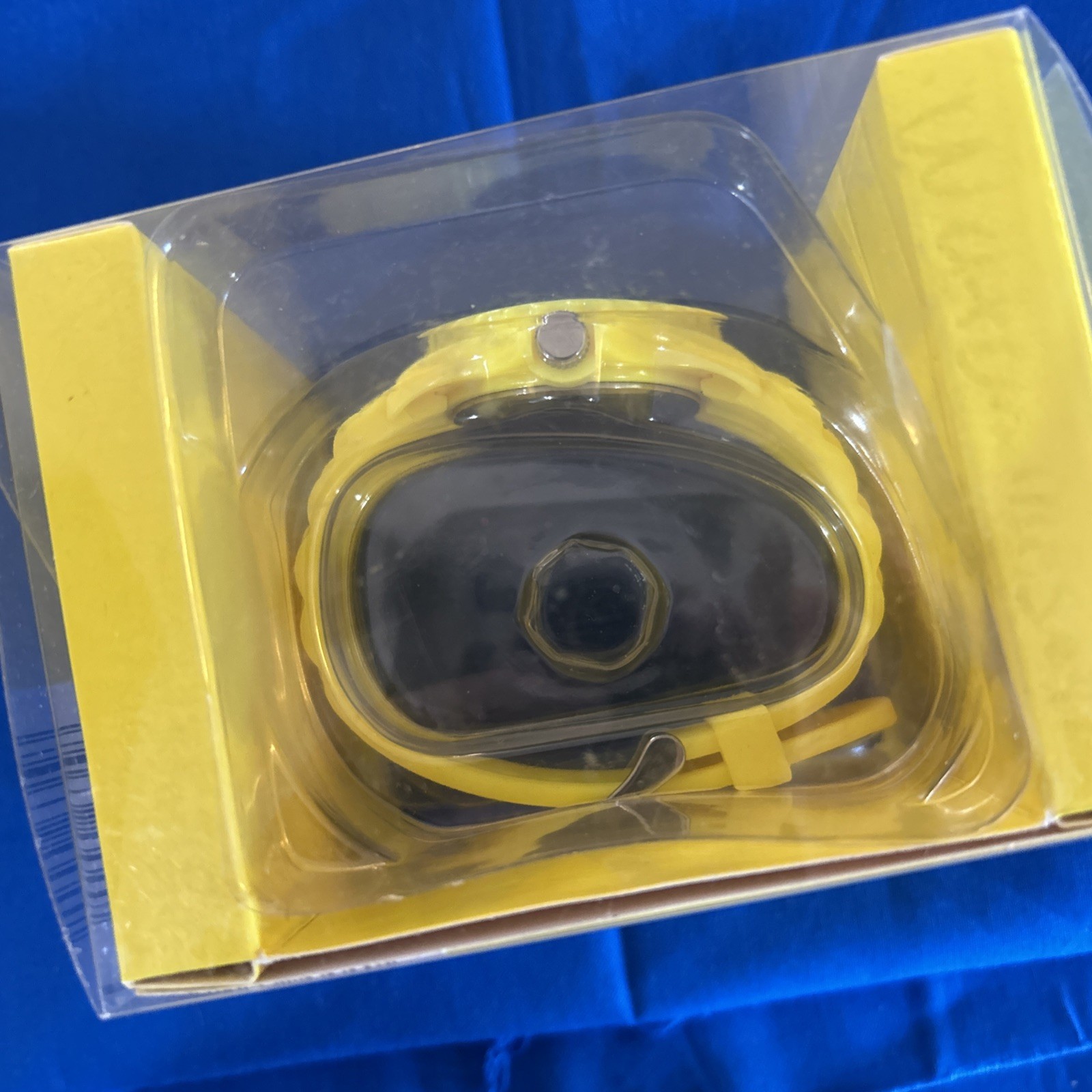 Yellow Sempre Watch With Rubber/Silicone Strap New unused runs great