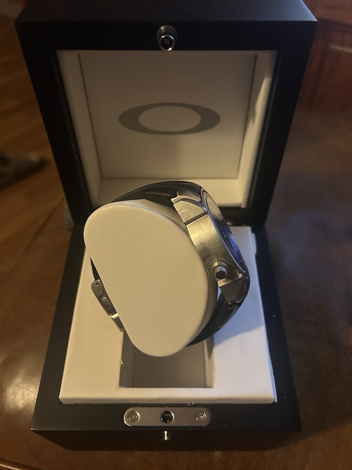 Oakley 12 Gauge Quartz Wristwatch Blue Dial Silver Steel 45mm Black Strap Box