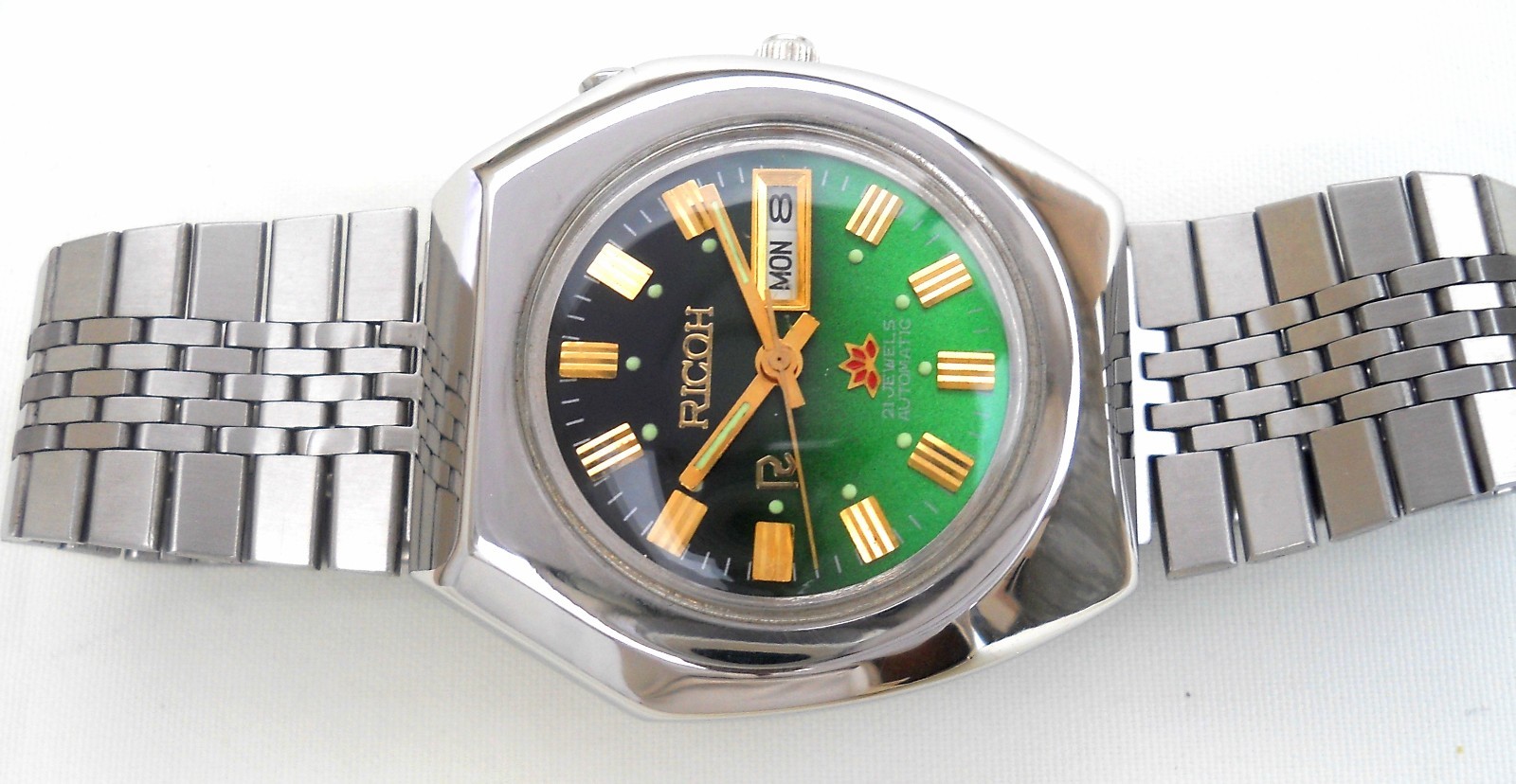 Vintage Ricoh Automatic Watch Green Sunburst Dial 21 J Pristine Condition Japan.
