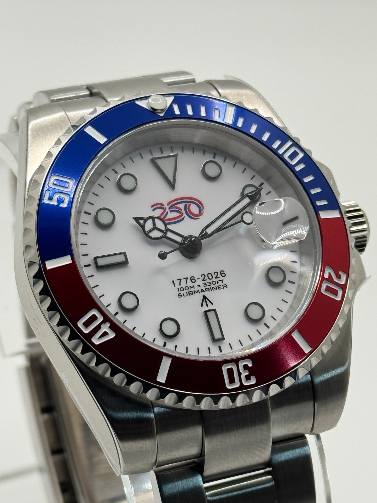 USA 250th Anniversary 1776-2026 NH35 Automatic Diver Watch Red White Blue 100M