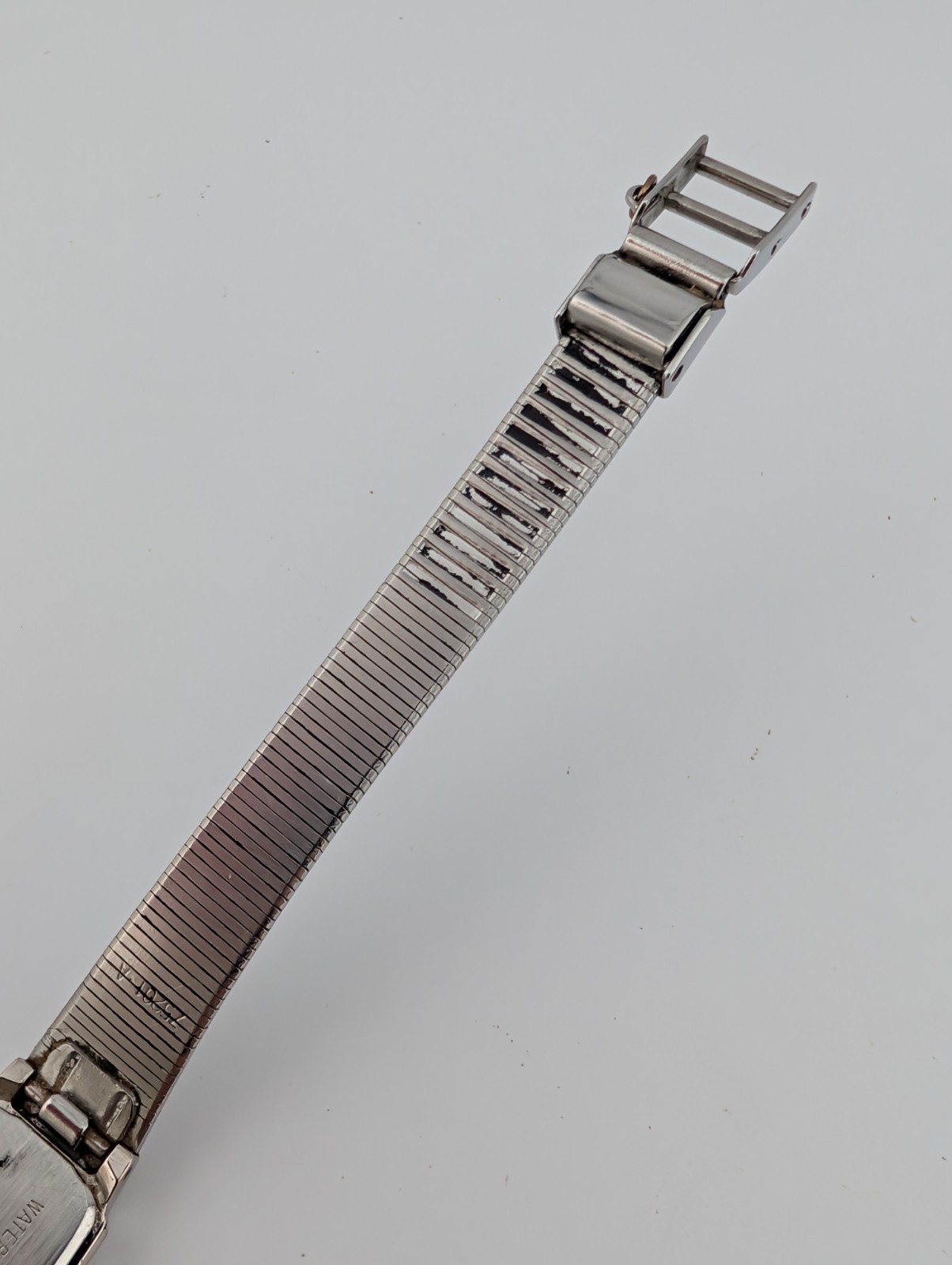 Vintage Seiko Watch Women 13mm Case Silver 6.75″ Band 2E20-5689 New Battery