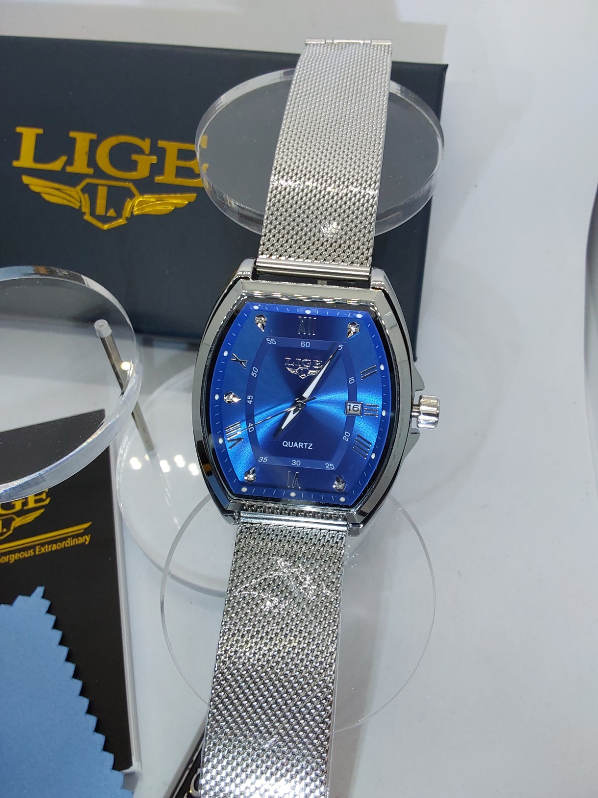 Luxury Tonneau Blue Dial Date Quartz On Stainless Steel Mesh Bracelet New